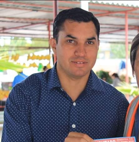 Carlos Fernández - Comprador de Facebook